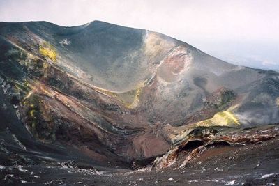 Gunung Etna Dilaporkan Tambah Tinggi Hingga 30 Meter!
