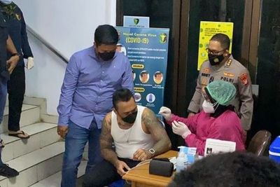 Sempat Ngotot Covid-19 Adalah Konspirasi, Jerinx Kini Disuntik Vaksin Corona Jenis Sinovac