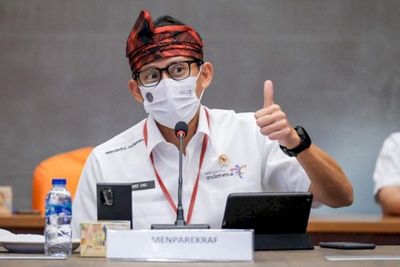 Sandiaga Uno Ingatkan agar Mahasiswa Tak Terus-terusan Rebahan