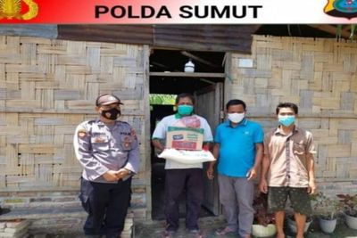 Jelang HUT RI, Polres Tebing Tinggi Berbagi Sembako kepada Warga Kurang Mampu
