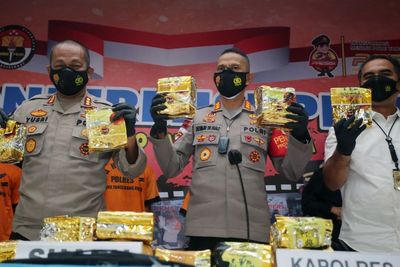 FOTO: Penggagalan Penyelundupan 18 Kg Sabu Jaringan Internasional