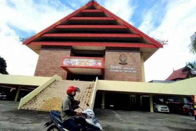 Anggaran Baju Dinas Anggota DPRD Sulsel Hampir Rp1 M, Pengamat: Mending Pakai Baju Lama