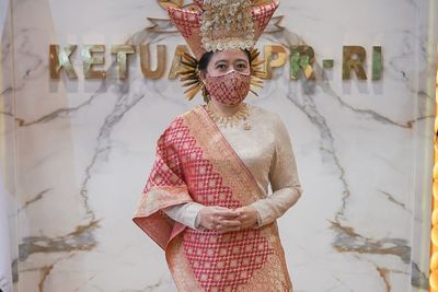 Bacakan Teks Proklamasi, Puan Maharani Pakai Baju Adat Bundo Kanduang