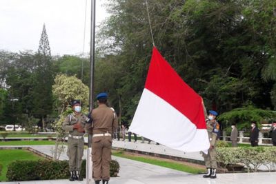 Gantikan Anggota Paskibra yang Kena Corona, Satpol PP Langkat Jadi Pengibar Bendera HUT RI