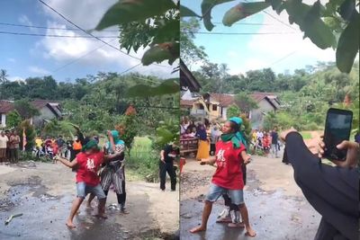 Viral! Emak-emak Ini Ikut Lomba 17 Agustus Malah Berantem, Netizen Salfok yang Baju Merah