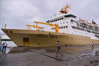 Kapal Pelni KM Bukit Raya untuk Tempat Isolasi Covid-19 Tiba di Pelabuhan Belawan Medan