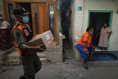 FOTO: Penyaluran Paket Bantuan Sembako Gotong Royong
