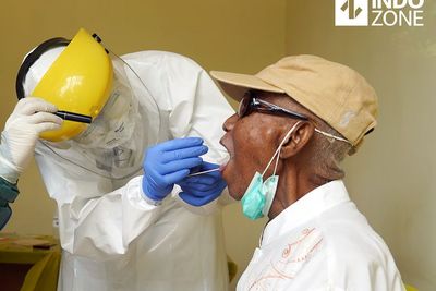 Pemerintah Turunkan Harga Swab PCR, DPR: Kawal Bersama Batasan Atas!