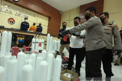 Sulap APAR Jadi Tabung Oksigen Palsu, Pria di Surabaya Diamankan Polisi
