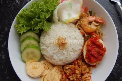 Daripada Kamu Beli, Mending Kita Buat Sendiri Saja Nasi Uduk Yang Enak dan Gurih