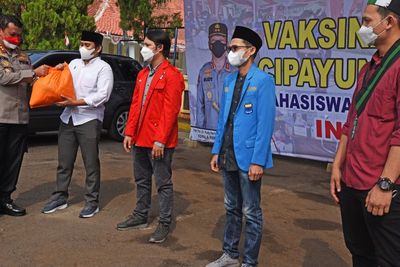 FOTO: Bantuan Sembako Untuk Mahasiswa