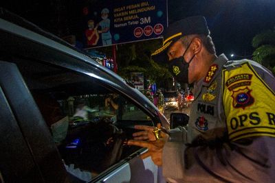 FOTO: Sosialisasi Pengetatan di Pintu Masuk Kota Banjarmasin