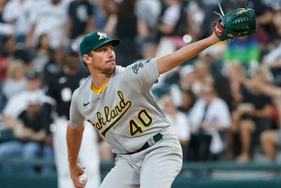 Bola Mendarat ke Muka, Bintang Baseball Chris Bassitt Derita Retak Tulang Pipi
