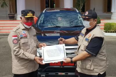 Tuai Banyak Kritikan, Gubernur Sumbar Serahkan Mobil Dinas Barunya ke Satgas Covid-19