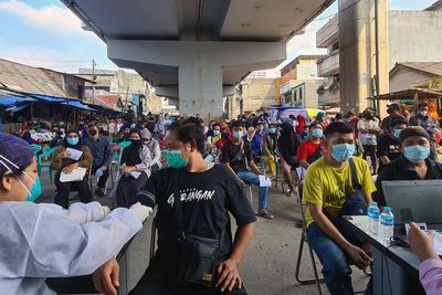 Tiga Juta Warga KTP DKI yang Belum Vaksin Lebih Banyak Berdiam Diri di Rumah
