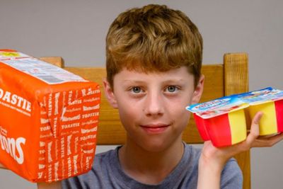 Bocah 12 Tahun Ini Menderita Fobia Makanan Hanya Bertahan dengan Roti Putih dan Yogurt