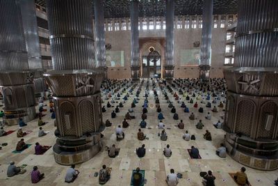 FOTO: Shalat Jumat Pertama Istiqlal Saat PPKM