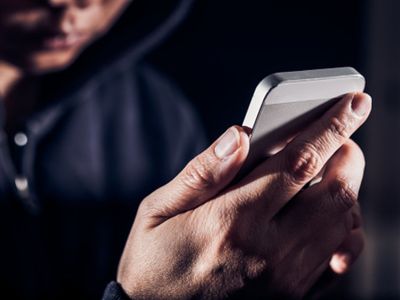 Layani Pembeli, iPhone Milik Kasir Toko Sepatu di Mal Bassura Raib Digondol Maling