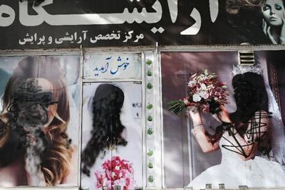 Poster Kecantikan Salon pada Afghanistan Dicoret-coret Kawanan Taliban