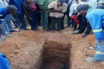Pendeta Ini Meninggal Setelah Mengubur Dirinya Hidup-hidup saat Meniru Kebangkitan Yesus
