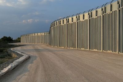 Cegah Migran dari Afghanistan, Yunani Mendirikan Pagar di Perbatasan Turki