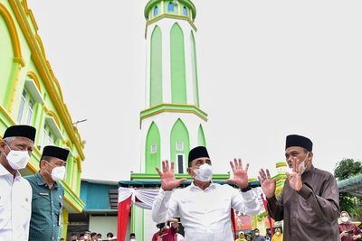 Dengar Keluhan Warga Terkait Lahan Pemakaman, Gubsu Edy Langsung Telepon Direktur PTPN II
