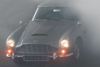 Hilang Dicuri Selama 25 Tahun, Mobil James Bond Ini Akhirnya Berhasil Ditemukan!