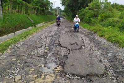Miris, Puluhan Tahun Rusak, Jalan di Tapian Dolok Simalungun Tak Kunjung Diperbaiki