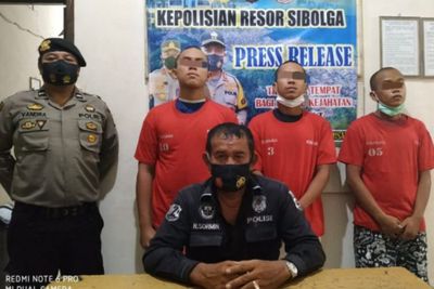 Pesta Narkoba di Bekas Kandang Ternak, 3 Pria Ini Diangkut Polres Sibolga