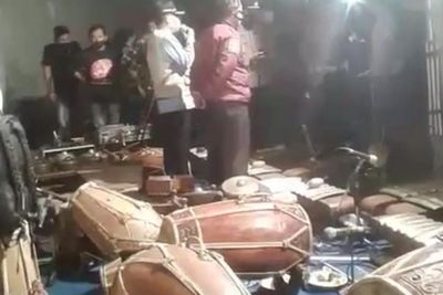 Tak Peduli PPKM Level 4, Oknum DPRD Tulungagung Nekat Adakan Kegiatan Wayang Kulit
