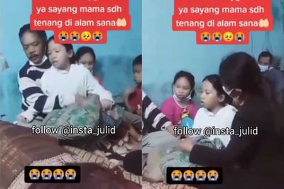 Sedih! Bocah Menangis Terisak di Samping Jenazah Ibunya: Gak Ada Lagi yang Sayang Aku Mak