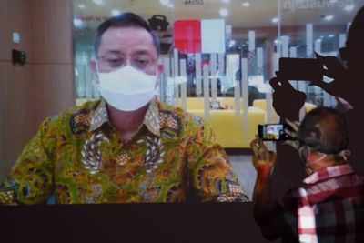 Juliari Batubara Kekeh Tak Akui Perbuatannya, Hakim Tipikor: Lempar Batu Sembunyi Tangan