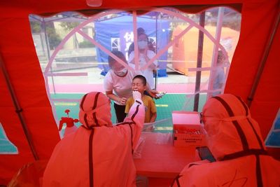 China Berhasil Hentikan Lonjakan Virus Varian Delta Dalam Waktu 35 Hari