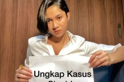 Tampil di Sianida , Aghniny Haque Latihan Ciuman Sesama Jenis dan Konsultasi ke Psikolog