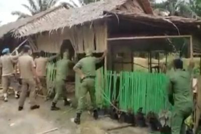 Jadi Tempat Prostitusi, Warung Remang-remang di Labura Dirobohkan Warga