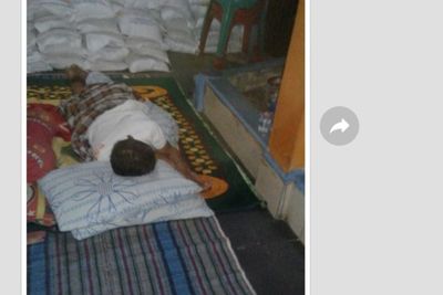 Kisah Ketua RT yang Peduli dengan Warganya, Rela Begadang Demi Salurkan Bansos