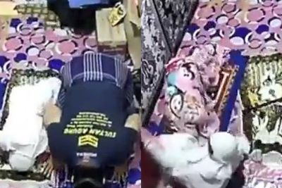 Gemas! Bocah Perempuan Ini Sholat Sambil Berguling, Bikin Kakak & Ayahnya Tertawa