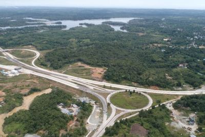 Presiden Jokowi Resmikan Jalan Tol Pertama di Kalimantan