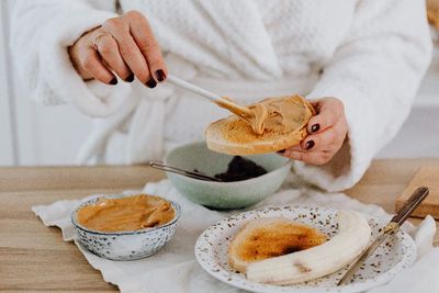 Berikut Ini Dampak Buruk untuk Tubuh Jika Terlalu Banyak Konsumsi Selai Kacang!