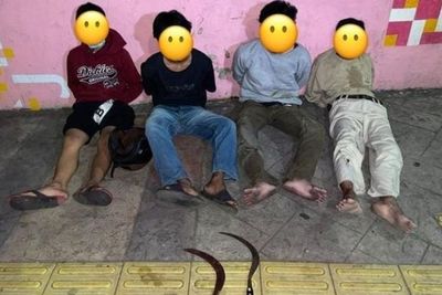 Polisi Tangkap Empat Pemuda Hendak Tawuran Bawa Senjata Tajam di Jatinegara