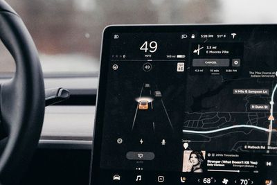 Elon Musk Akui Teknologi Full Self Driving Beta di Tesla Masih Kurang Baik!