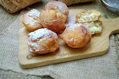 Begini Toh Cara Buat Oliebollen Pisang Saus Cokelat, Kok Mudah Banget Sih?