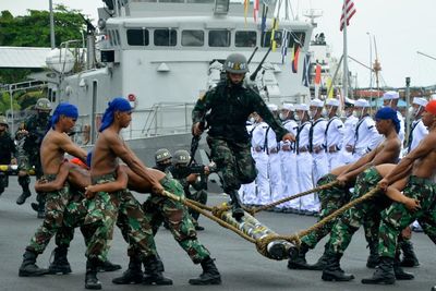 FOTO: Atraksi Kemampuan dan Ketangkasan Prajurit TNI AL
