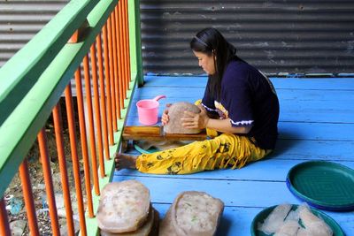 FOTO: Pembuatan Kerupuk Udang dari Sinaboi
