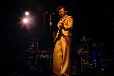 Harry Styles Wajibkan Penonton yang Sudah Vaksin Dalam Konsernya