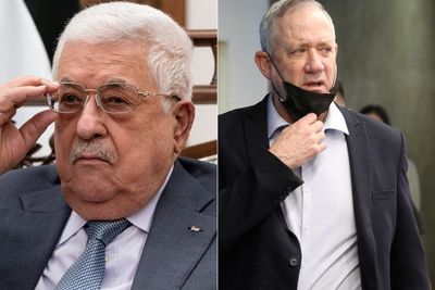 Presiden Palestina Abbas Bertemu Menhan Israel Gantz, Bahas Apa?