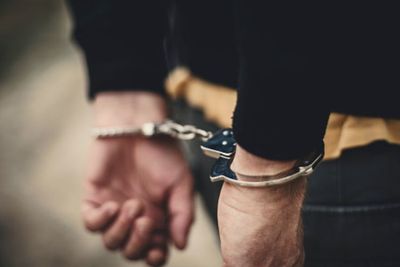 Ibu di Medan Menangis Histeris, Tak Terima Anaknya Diringkus Polisi karena Tawuran
