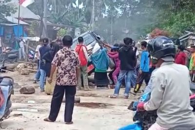 Fakta Emak-emak di Muna Ngamuk hingga Gulingkan Mobil Dinas karena Janji Manis Pemerintah