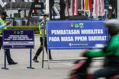 Satgas Ingatkan Jangan Terlalu Senang Karena Alami Penurunan Kasus COVID-19