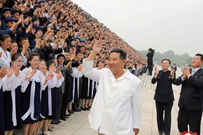 Penampilan Kim Jong Un saat Menghadiri Perayaan Hari Pemuda, Terlihat Lebih Kurus